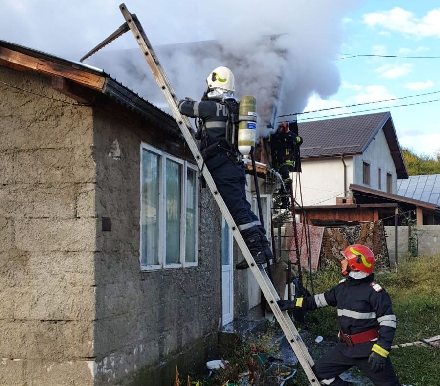 Update| Incendiu puternic la Lucieni