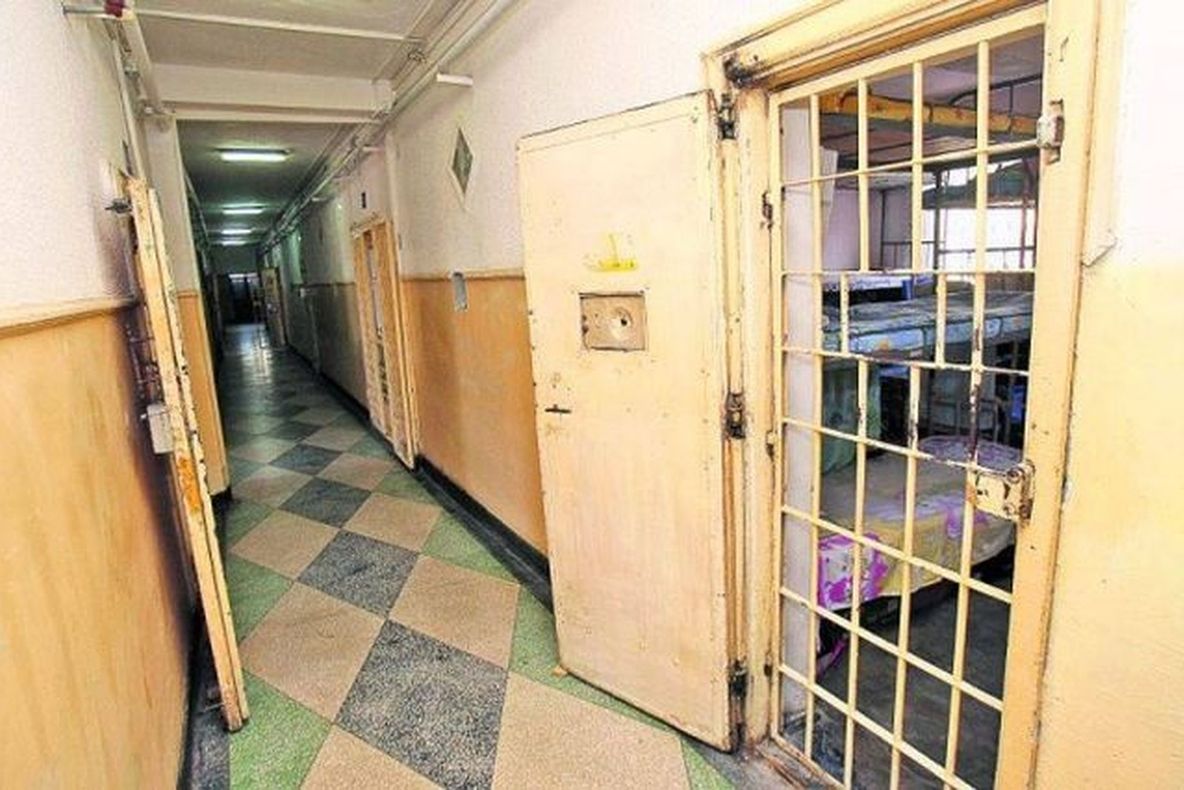 Doi dâmbovițeni, un bărbat și o femeie, au ajuns după gratii. "Obiceiurile"proaste i-au trimis la răcoare