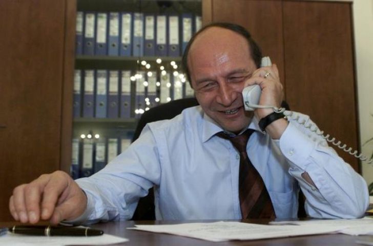 Adrian Țuțuianu: Traian Băsescu probabil că o susține pe Dăncilă