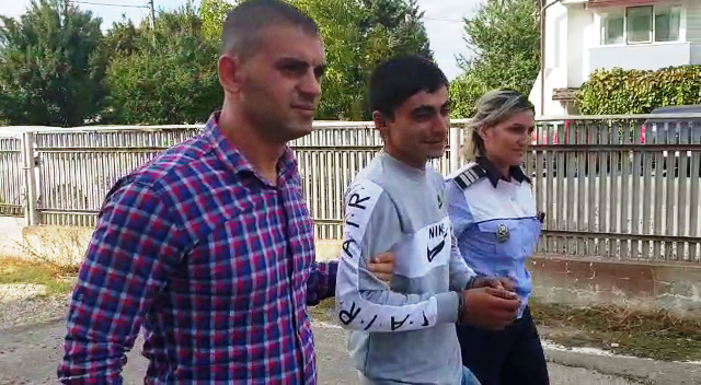VIDEO Polițiștii l-au prins pe tânărul care a lovit un copil de 5 ani și a fugit