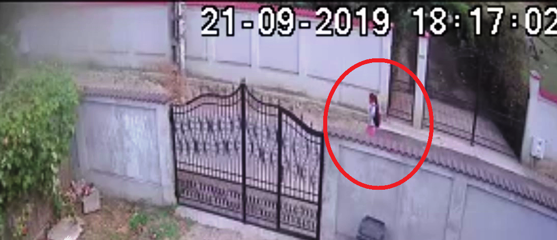 VIDEO Ultimele imagini cu fetița din Gura Șuții înainte de fie răpită cu o mașină de teren