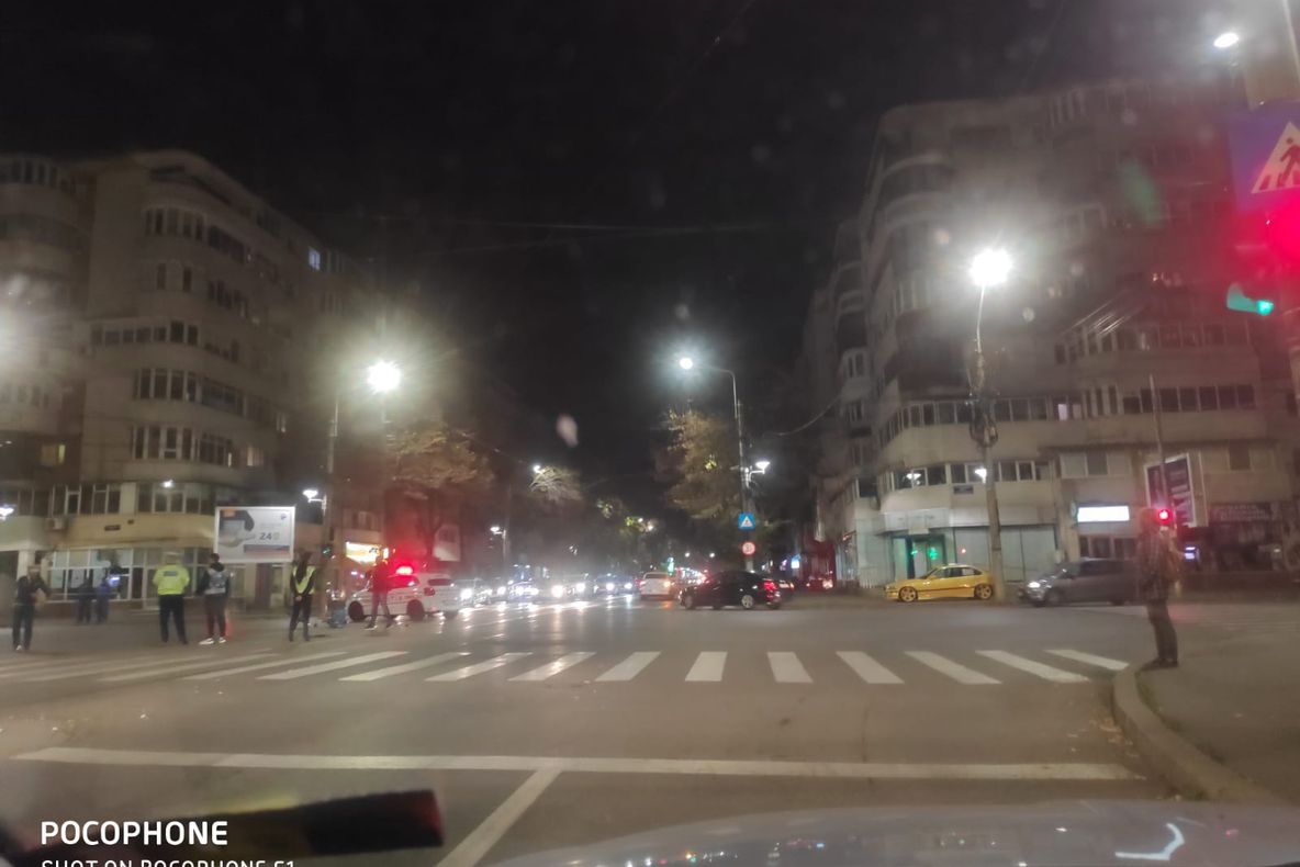 Coliziune auto la Târgoviște. Trei persoane au fost rănite