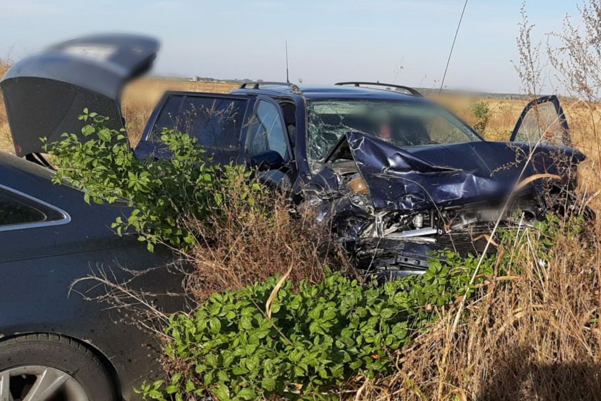 Doi răniți în urma unei coliziuni auto, la Ionești