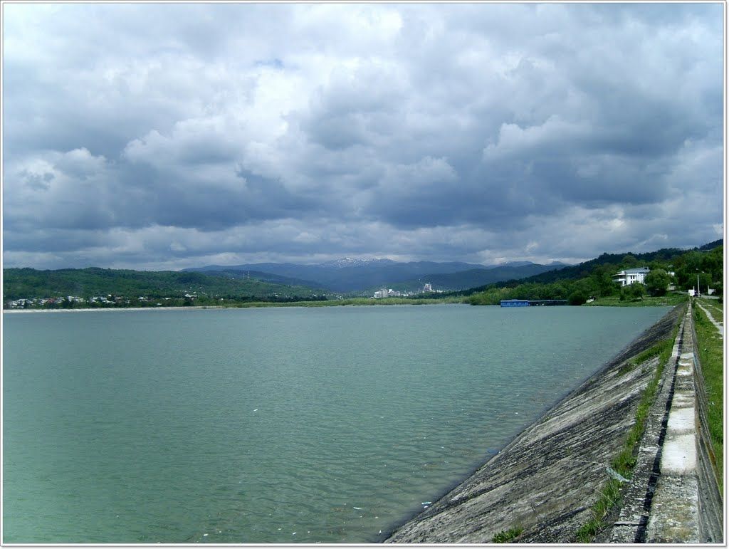 Un bărbat a decedat la Pucioasa, când se afla la pescuit, pe barajul din localitate