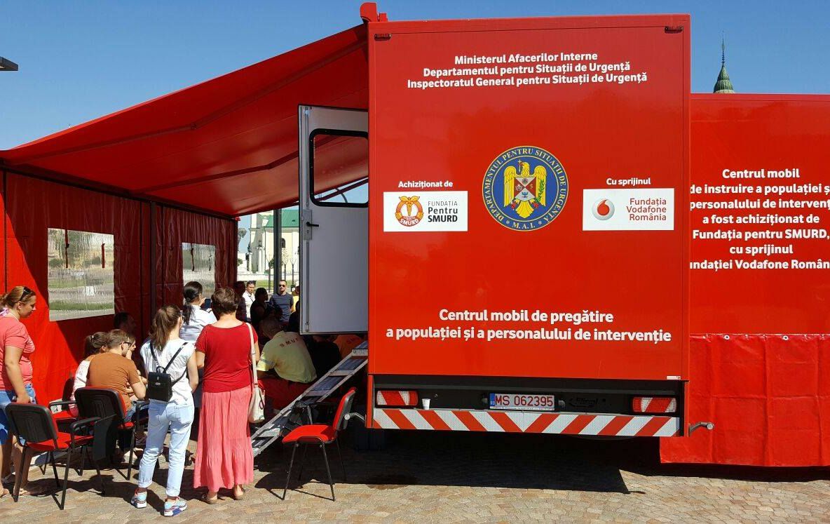 Caravana SMURD ajunge în Dâmbovița.Găești și Fieni sunt orașele dâmbovițene unde pompierii vor da lecții de prim ajutor