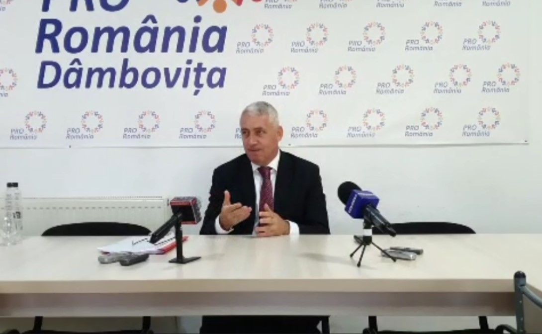 Adrian Țuțuianu: "Totul se va învârti în jurul lui Iohannis, în următorii ani"