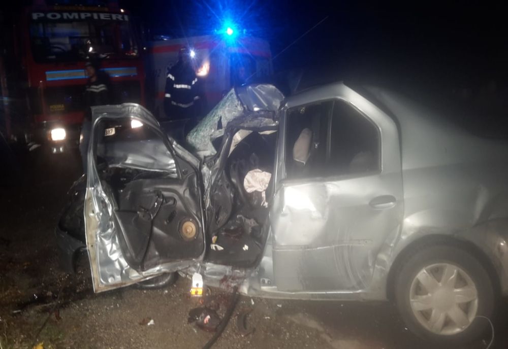 Foto| Accident dramatic pe DN 1A, la Bujoreanca. Două persoane rănite grav. Trafic blocat