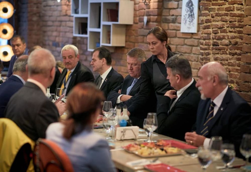 Inedit! Meniu de... președinte