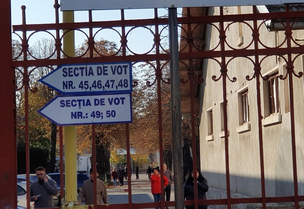 Aproximativ 60.000 de dâmbovițeni au votat până la ora 11.00 (14%)