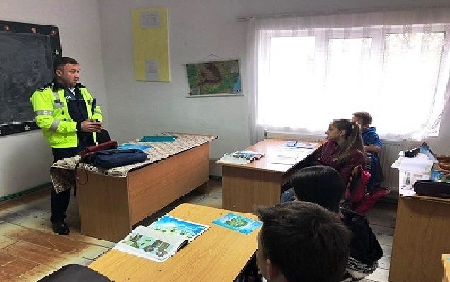 Campania “Fii deștept în trafic”, derulată la nivel național de Poliția Română