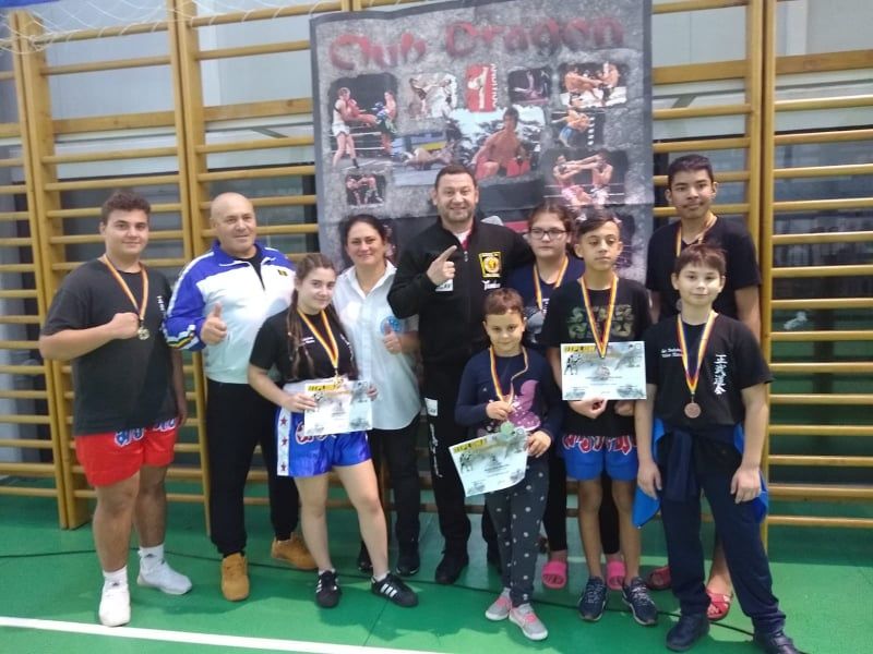 Medalii de aur, argint și bronz pentru sportivii lui Georgică Dragne la Campionatul Kick-Box
