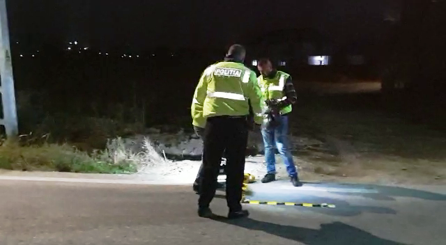 VIDEO Trei tineri din Răzvad, loviți intenționat cu mașina, de un șofer. Declarație halucinantă a acestuia