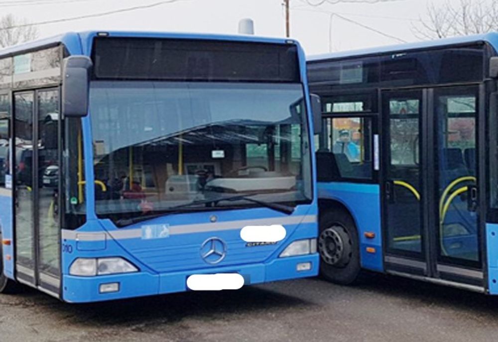 Autobuzele societății SPM Târgoviște rămân în stații și așteaptă "ajutor", când sunt prea mulți călători