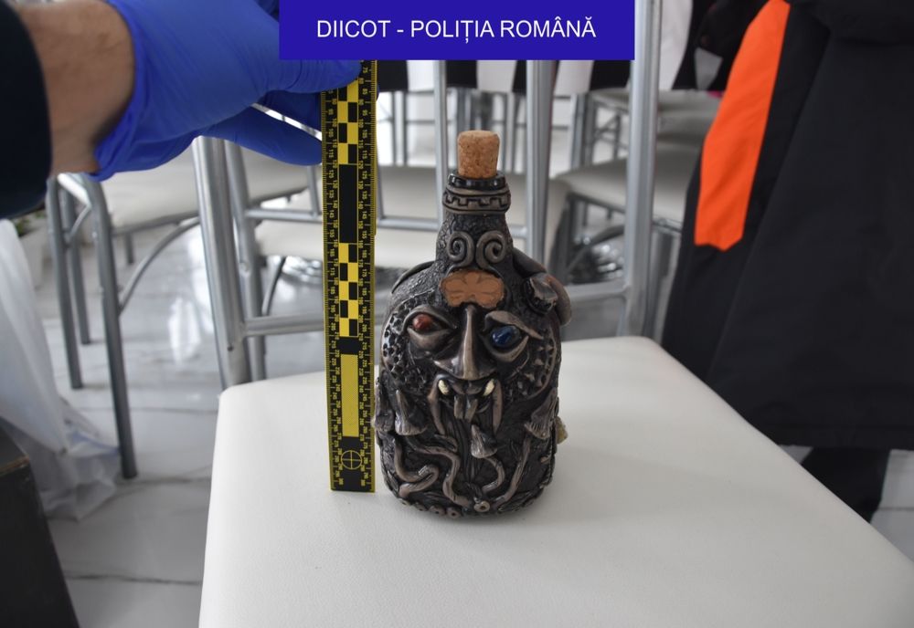 Foto-Video| Imagini spectaculoase, publicate de DIICOT, de la descinderea de la clinica de la Răcari. Droguri la tot pasul