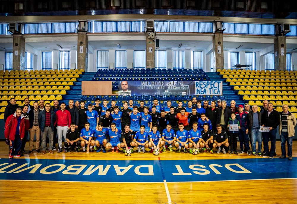 Competiție amicală de fotbal, în memoria unui fost fotbalist târgoviștean, la Sala Sporturilor din Târgoviște