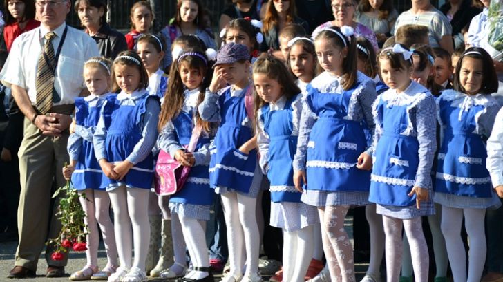 Guvernul propune modificări în structura anului școlar 2020-2021. Vezi ce vrea să schimbe Executivul