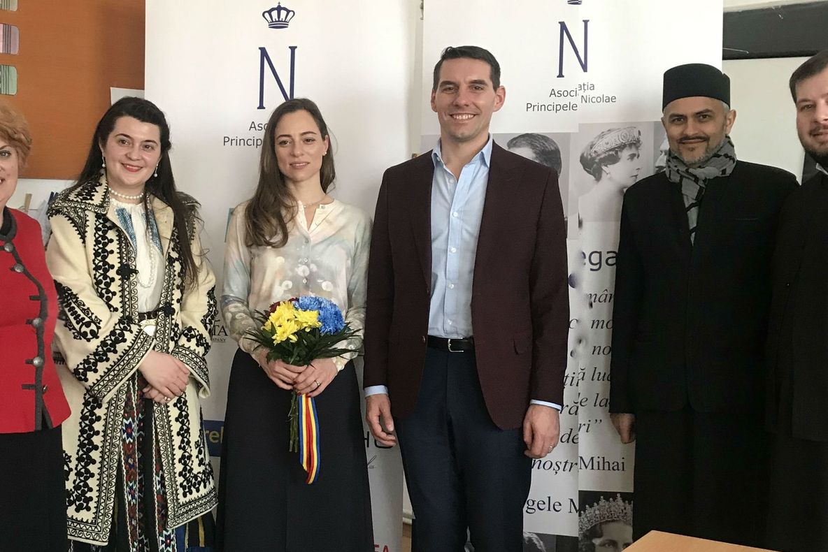 Vizită regală în Dâmbovița. Principele Nicolae al României a fost invitat la o școală din Serdanu