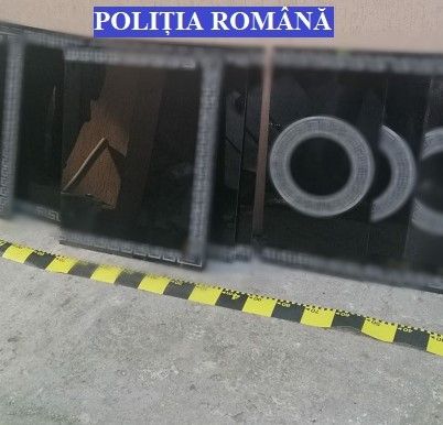 Mobilă contrafăcută vândută și în Dâmbovița. Polițiștii au destructurat filiera de falsificatori