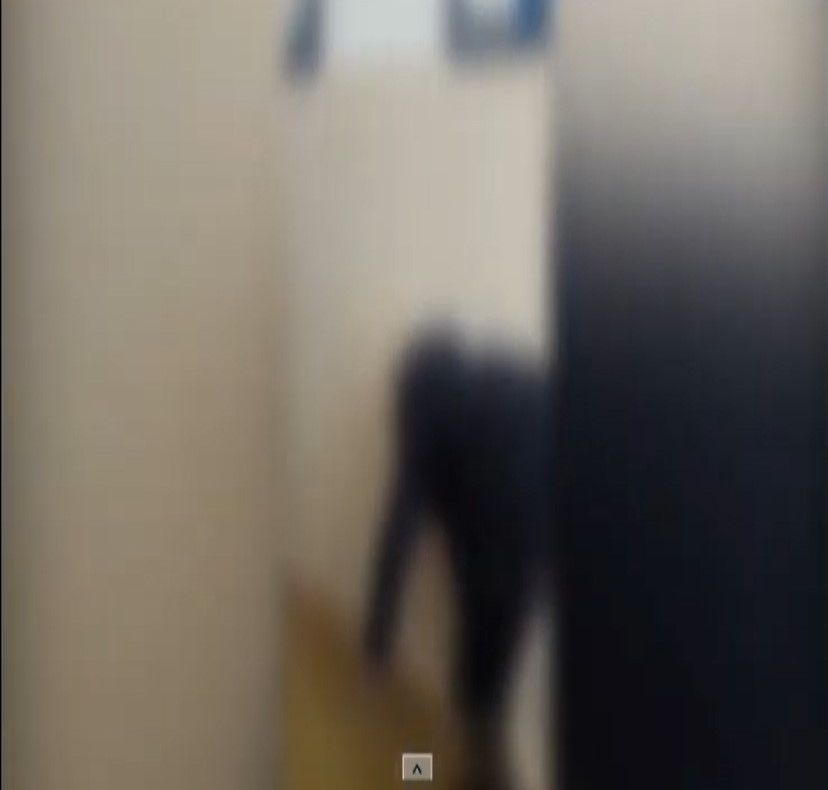 Liceean din Târgoviște, umilit de colegi. A fost pus să facă genuflexiuni si flotări, sub amenințarea cu bătaia