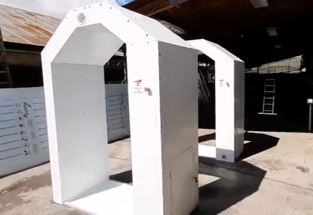 Tuneluri de dezinfecție donate de Crucea Roșie spitalelor din Dâmbovița, ce sunt implicate în lupta cu COVID 19