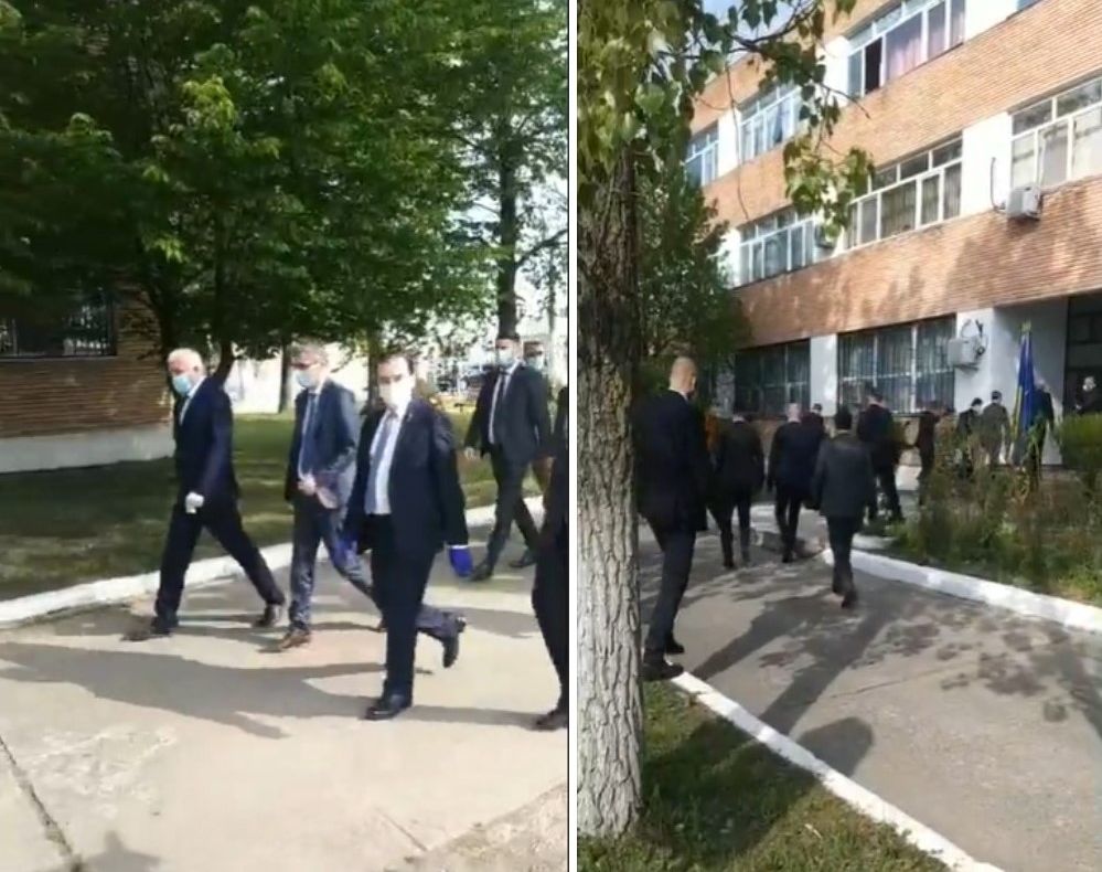 Ludovic Orban și miniștrii Economiei, respectiv al Apărării, vizitează UPS Dragomirești, fabrică reprofilată în producția de măsti de protecție