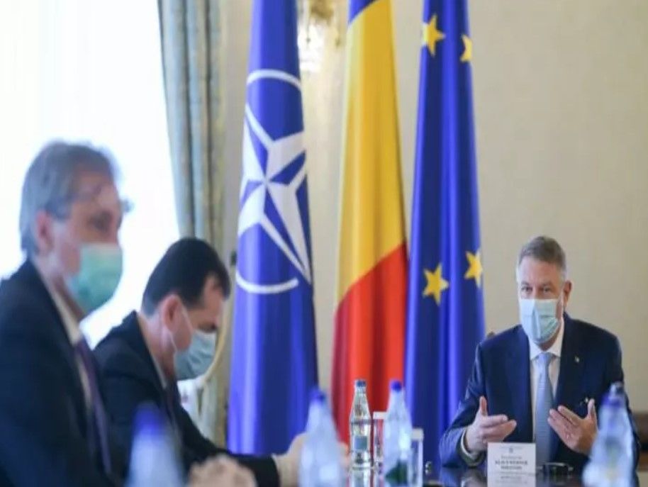 Video| Klaus Iohannis: "Din 15 mai vom ridica restricțiile de circulație personală, masca e obligatorie"