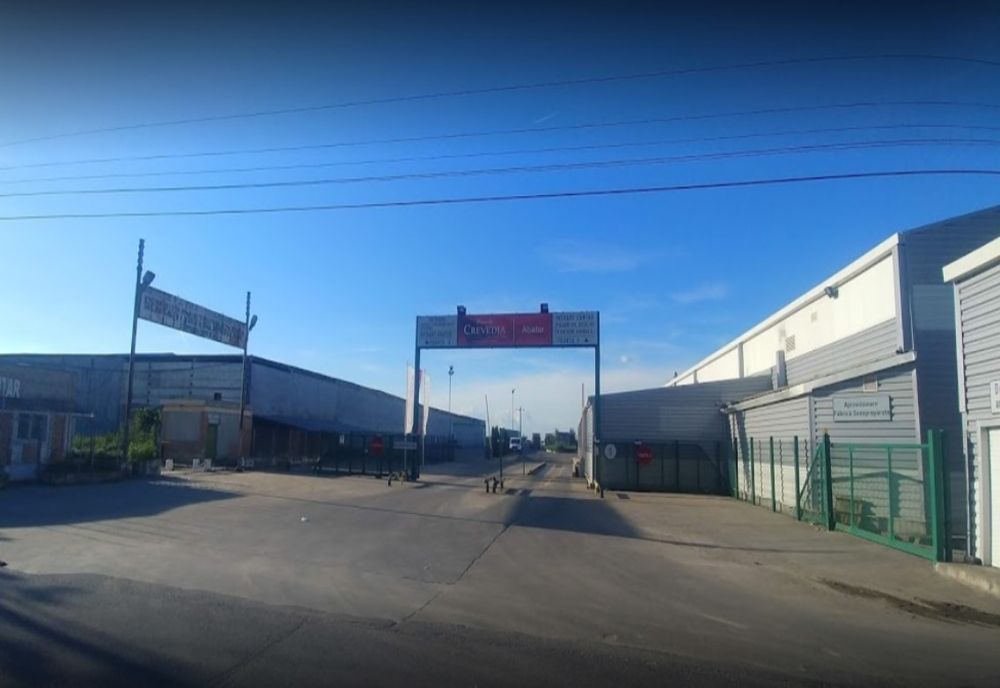 Abator de păsări din Crevedia amendat de DSP Dâmbovița, după ce două muncitoare vietnameze s-au infectat cu coronavirus