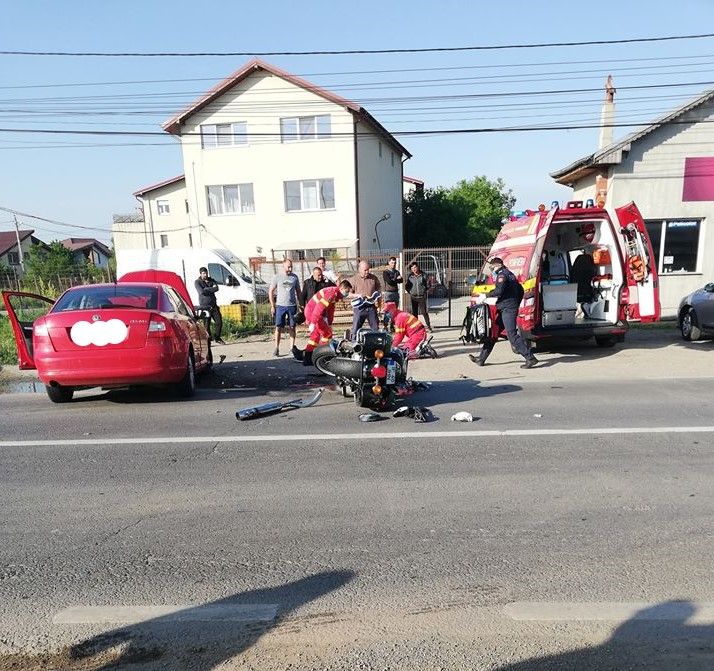 Update| Accident grav la Crevedia, pe DN 1. Motociclist spulberat de pe șosea, de o mașină