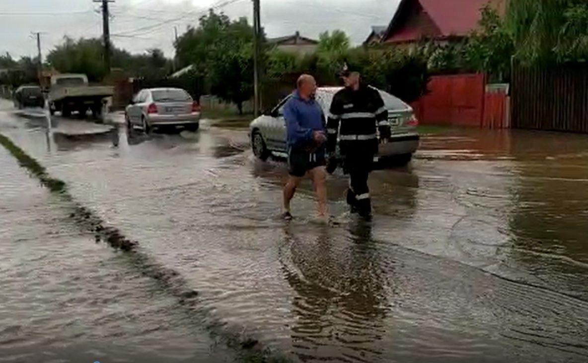 Update -Video| Ploile abundente au făcut ravagii și în Dâmbovița. Inundații la Ciocănești, Crevedia și Cornești