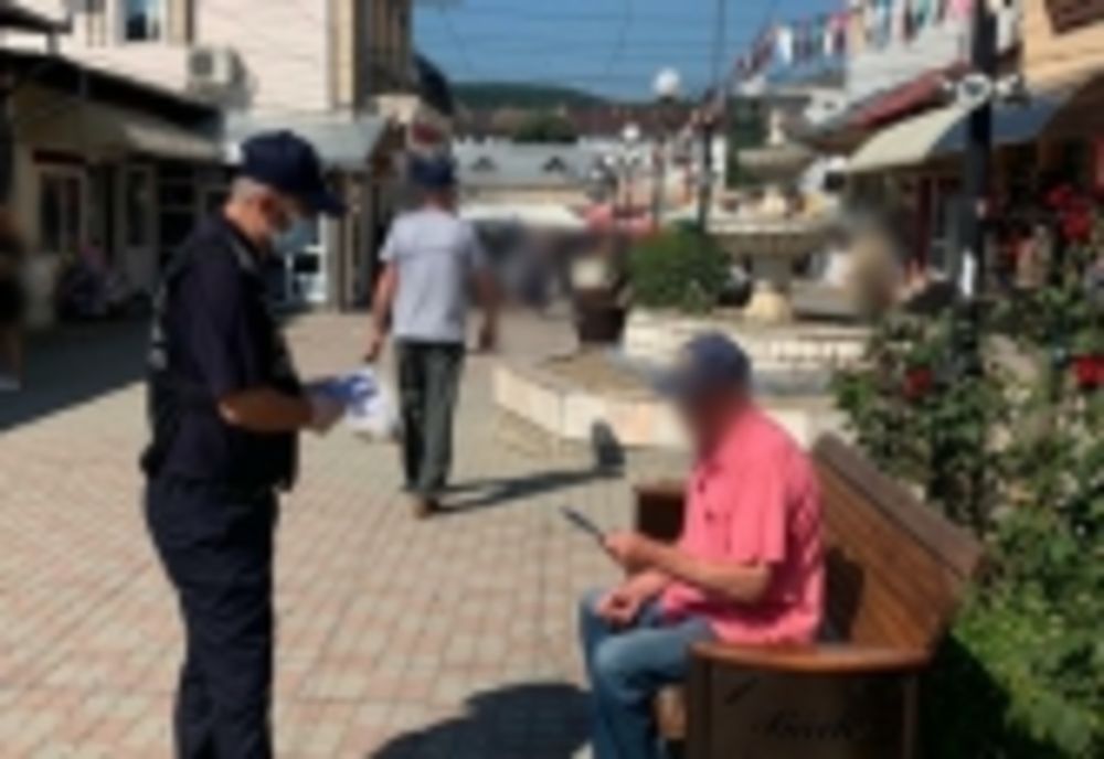 Cetățenii din Pucioasa, informați de către polițiști