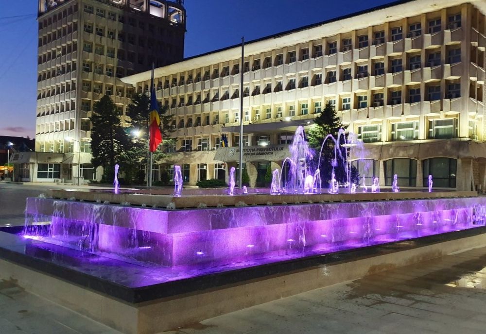 Sistemul de iluminat al fântânilor din Piața Tricolorului, în probe