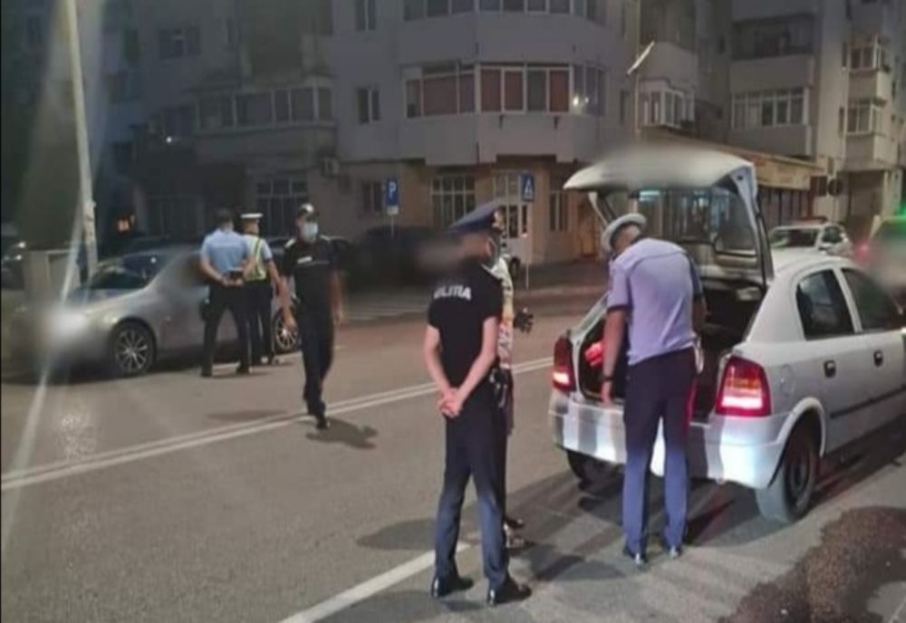Sute de persoane legitimate și zeci de amenzi aplicate de polițiștii din Dâmbovița
