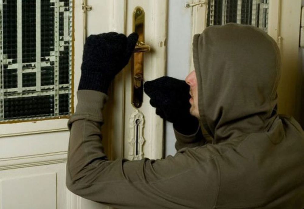 Atenție, nu vă împrieteniți cu oricine!Se prezintă ca reprezentanţi ai unor autorităţi publice şi vă pot jefui