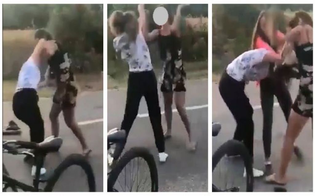 Două adolescente s-au încăierat pentru un băiat. Polițiștii le-au întocmit dosar penal