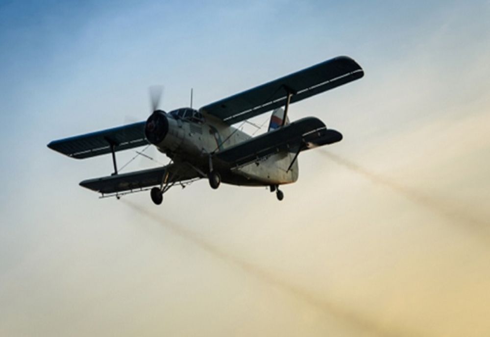 Acțiune aviatică de dezinsecție, la Titu