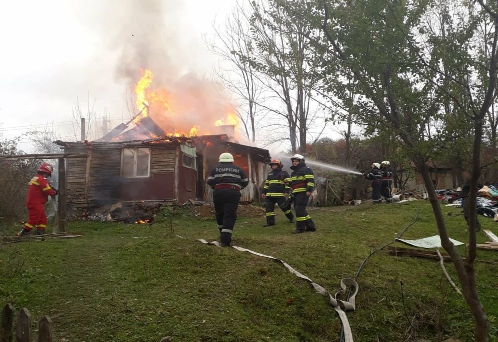 Incendiu la o casă din orașul Pucioasa