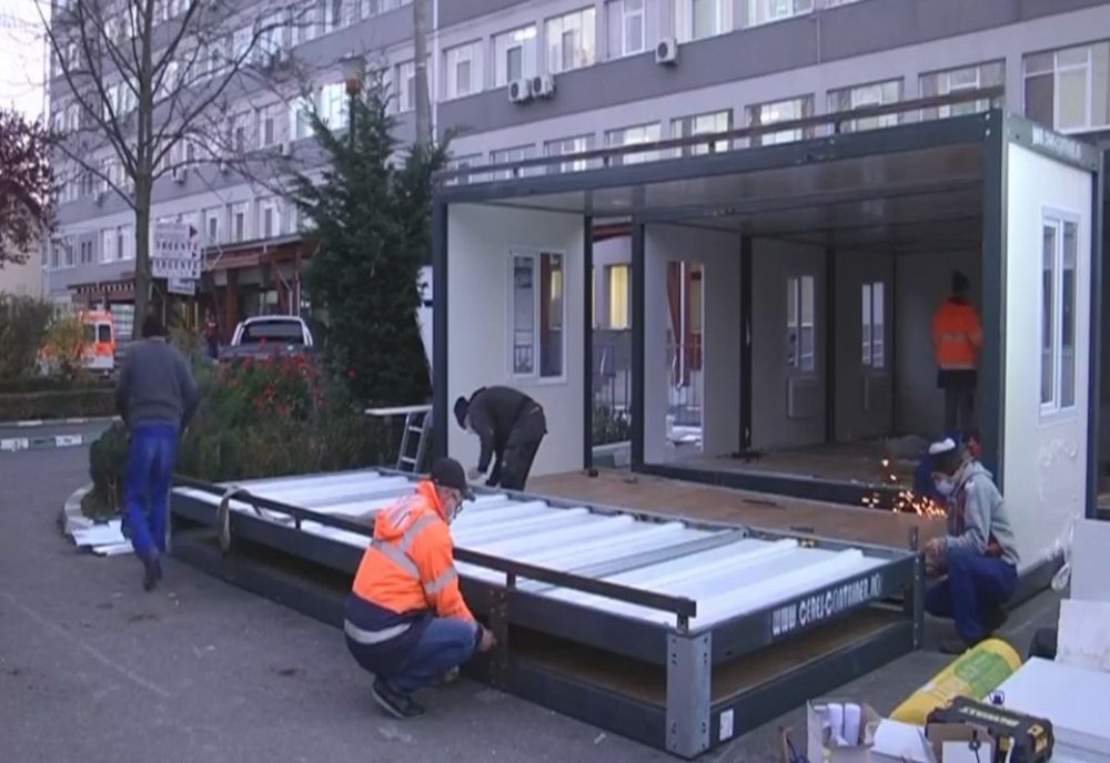 Trei ansambluri modulare, montate la Spitalul Județean din Târgoviște