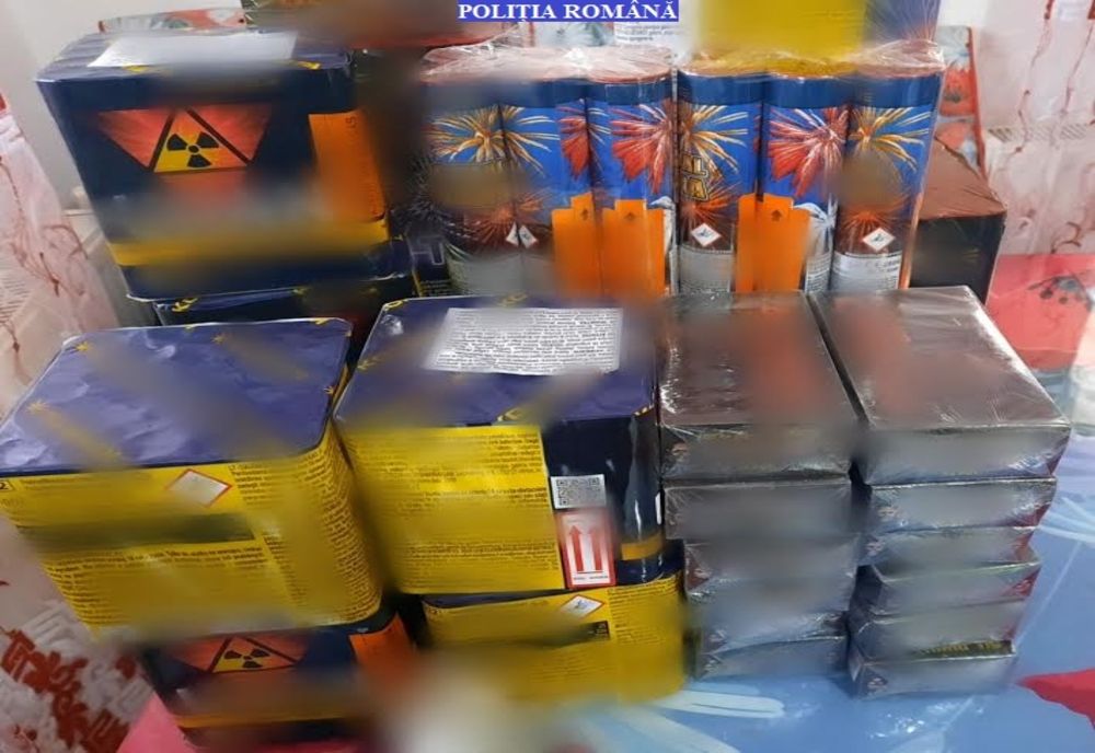 Polițiștii din Găești au confiscat mii de petarde și artificii