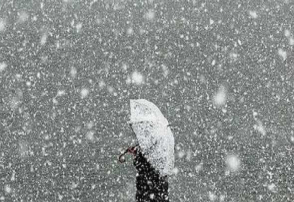 Ninsoare la munte, ploi în sudul țării, începând de astăzi 