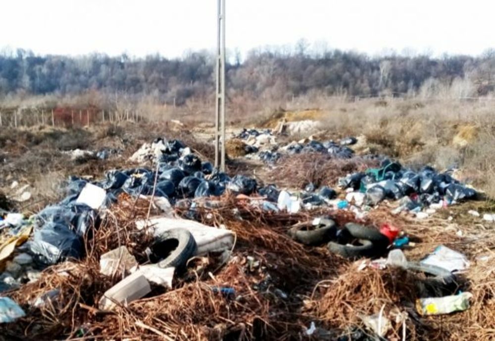 Amenzi uriașe pentru depozitări necontrolate de deşeuri din construcţii şi demolări, la Moreni