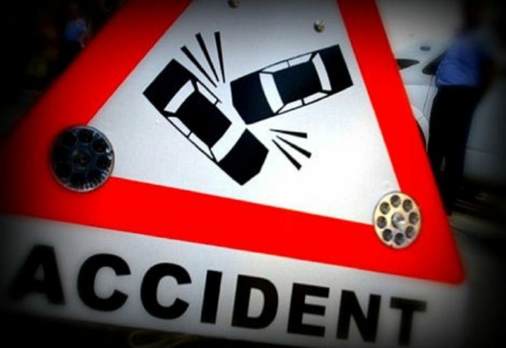 Coliziune între două autoturisme, în Dâmbovița. O femeie a fost rănită