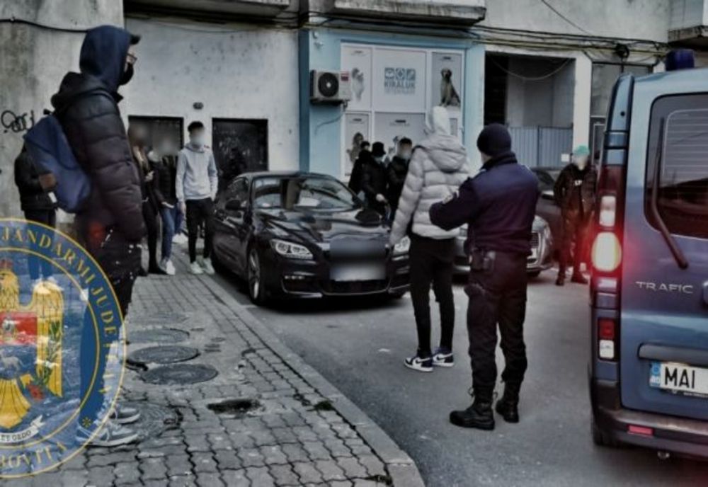 Majorat în aer liber, cu zeci de participanți, oprit de jandarmi