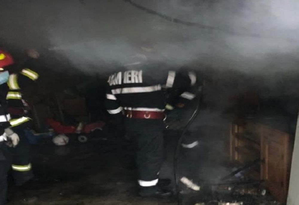 Incendiu violent la o locuință din Mogoșești-Dâmbovița