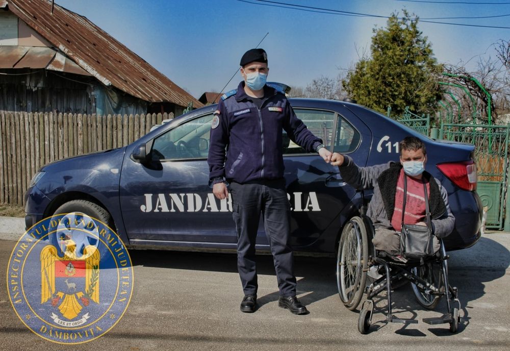 Jandarmii din Dâmbovița sar în ajutorul lui Ionuţ, un tânăr care are nevoie de proteze 