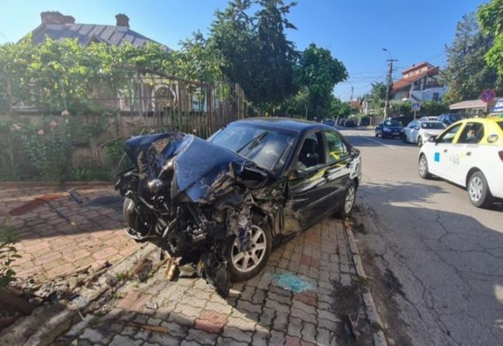 Dâmbovița. Tânăr cercetat penal după ce a consumat alcool și a făcut drifturi pe o stradă din Voinești