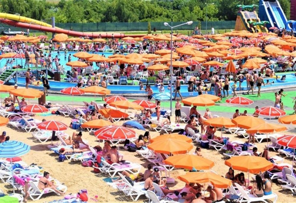 Târgoviște: Clienții vor intra doar pe bază de programare la ștrandul din cadrul Complexului Turistic de Natație