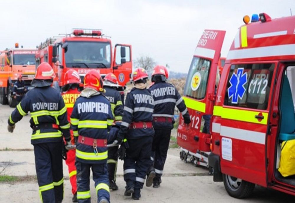 Accident pe A1! Un șofer a intrat cu mașina în parapet