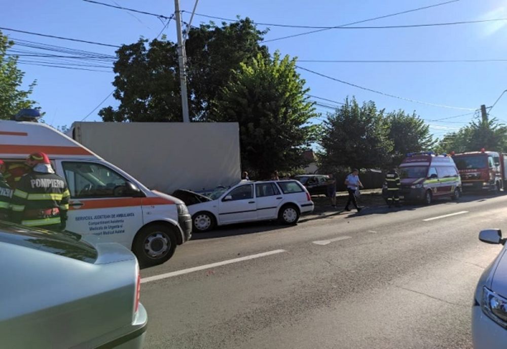 Accident cu două victime la Găești. Două persoane au fost transportate la spital