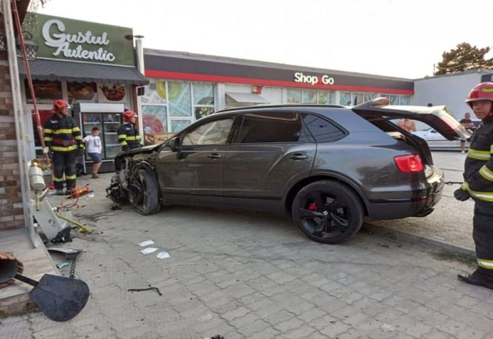 O mamă și fetița ei de 6 ani , rănite într-un accident la Târgoviște