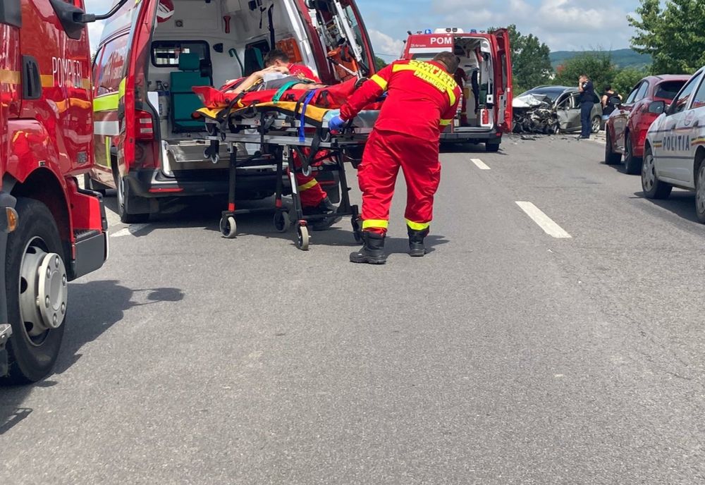 Accident teribil în Dâmbovița! Trei morți după coliziunea violentă dintre un autocamion și un autoturism